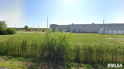 161 Sunshine Ln, Milan, IL 61264