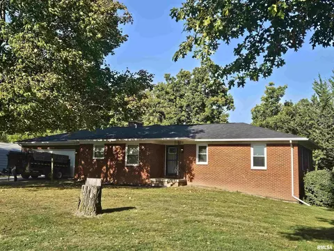 3881 Us-61, Blue Grass, IA 52726
