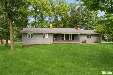 2668 300th Ave, Dewitt, IA 52742