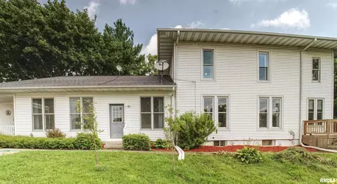 1710 N 3rd St, Clinton, IA 52732
