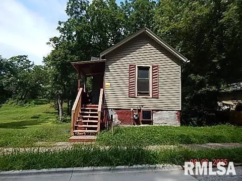 1504 Christie St, Davenport, IA 52803