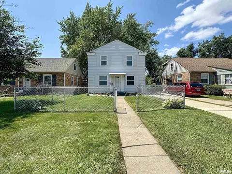2240 25th St, Rock Island, IL 61201