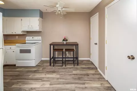 3045 4th St #7, Moline, IL 61265 photo 9