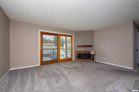 3045 4th St #7, Moline, IL 61265 photo 5
