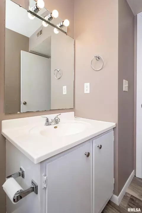 3045 4th St #7, Moline, IL 61265 photo 17