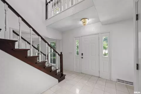 5 White Oak Ct, Moline, IL 61265 photo 7