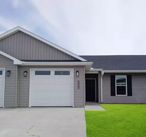 529 N 4th Ave, Eldridge, IA 52748