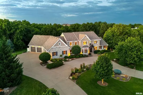 2320 Cromwell Cir, Davenport, IA 52807