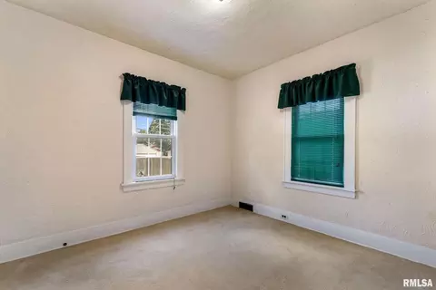 Bedroom - 1904 30th St, Moline, IL 61265 photo 1 of 2