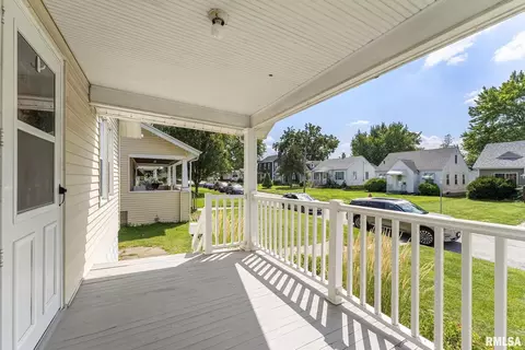 Exterior - 1904 30th St, Moline, IL 61265 photo 1 of 1