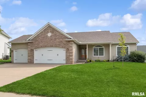 6111 Judson Cir, Davenport, IA 52807