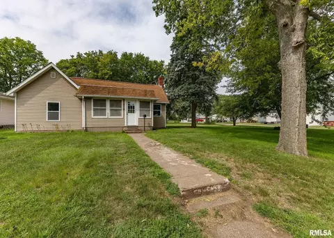 619 7th Ave, Camanche, IA 52730