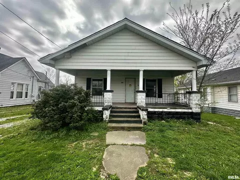 111 E Walker St, Galatia, IL 62935
