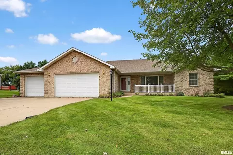 18 Dexter Blvd, Eldridge, IA 52748