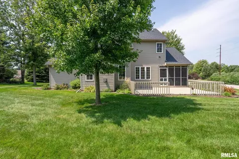 17 Dexter Blvd, Eldridge, IA 52748 photo 8