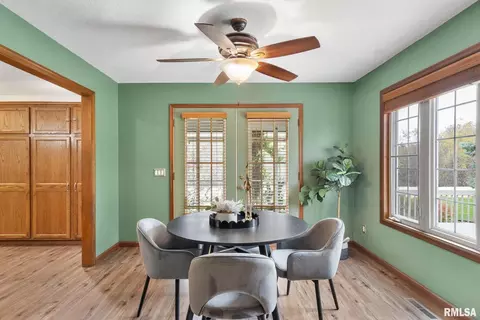 17 Dexter Blvd, Eldridge, IA 52748 photo 15