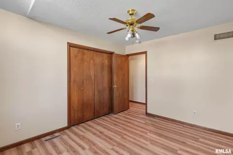 17 Dexter Blvd, Eldridge, IA 52748 photo 26