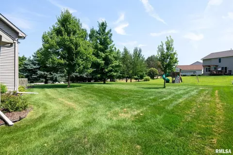 17 Dexter Blvd, Eldridge, IA 52748 photo 6