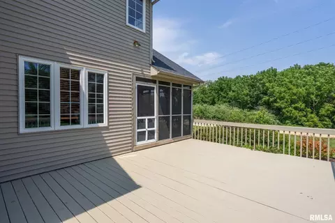 17 Dexter Blvd, Eldridge, IA 52748 photo 5