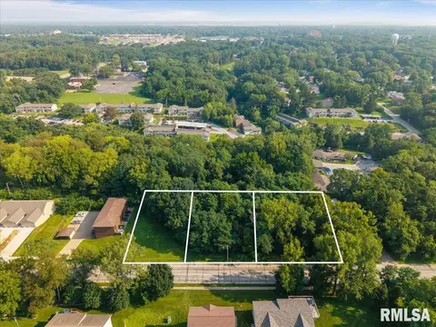 6101-6115 6129 34th Ave, Moline, IL 61265
