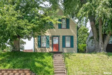 1631 16th St, Moline, IL 61265