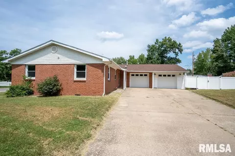 600 Indian Hill Dr, Herrin, IL 62948