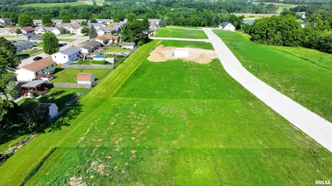 1813 Zara, Clinton, IA 52732