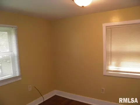 Bedroom - 250 44th St, Moline, IL 61265 photo 3 of 3