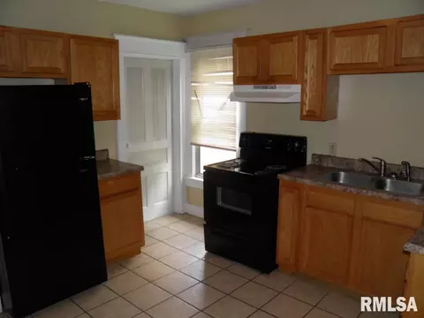 Kitchen - 250 44th St, Moline, IL 61265 photo 1 of 2