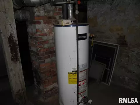 Other - 250 44th St, Moline, IL 61265 photo 6 of 7