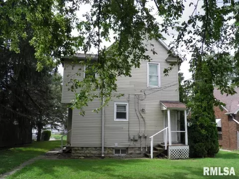 250 44th St, Moline, IL 61265