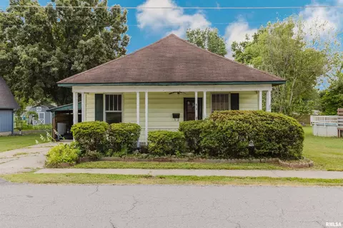805 W 9th St, Johnston City, IL 62951