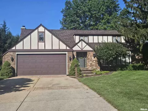 909 S Spring St, Geneseo, IL 61254
