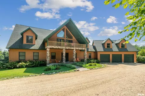 1596 230th St, Calamus, IA 52729