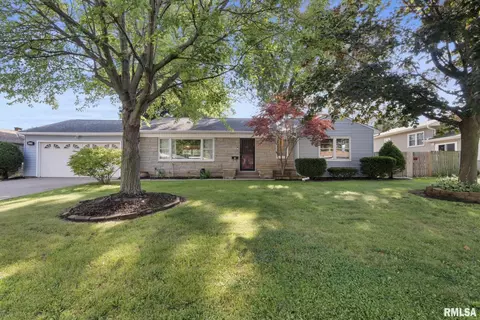 2646 5th Street Ct, East Moline, IL 61244