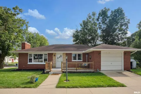 106 Church Ave, Lost Nation, IA 52254