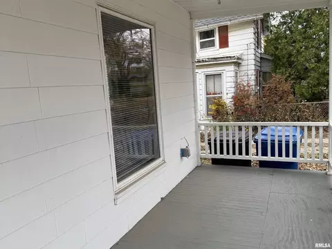 Exterior - 1007 29th St, Moline, IL 61265 photo 2 of 4