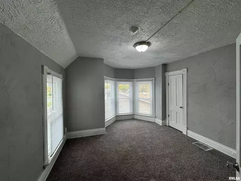Bedroom - 1007 29th St, Moline, IL 61265 photo 1 of 4