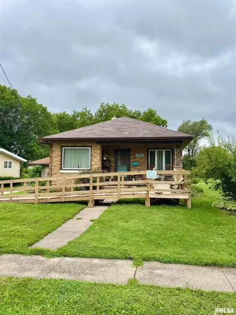 615 N Meadow St, Geneseo, IL 61254