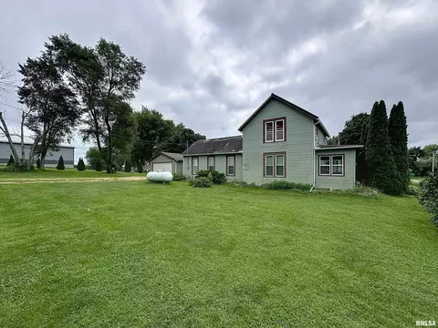 2513 335th Ave, Dewitt, IA 52742