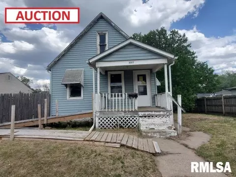 2327 7th St, Rock Island, IL 61201