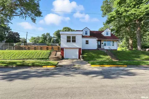 1300 2nd Ave, Silvis, IL 61282 photo 2