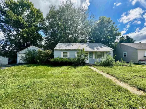 681 S Farnham St, Galesburg, IL 61401