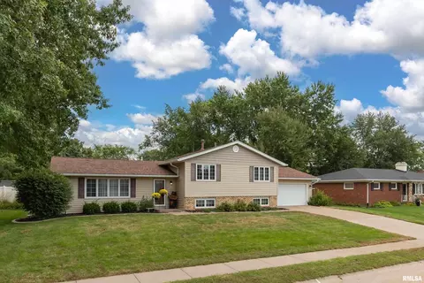 3731 Kenwood Ave, Davenport, IA 52807