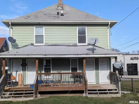 224-226 1st Ave, Silvis, IL 61282