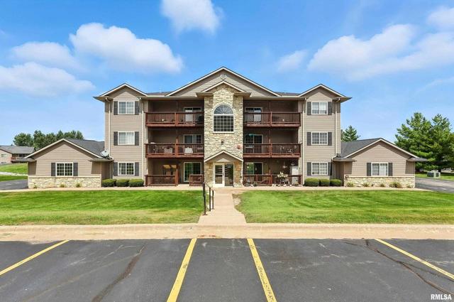 3209 16th Ave #102, Eldridge, IA 52748
