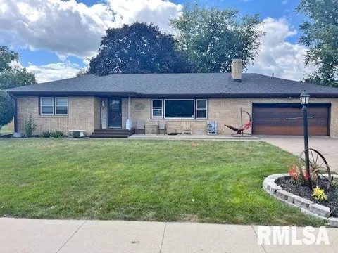 514 N Mississippi St, Blue Grass, IA 52726