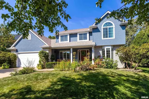 2744 Rosehill Ave, Bettendorf, IA 52722