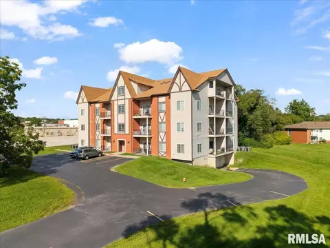 3415 Eastern Ave # 102, Davenport, IA 52807