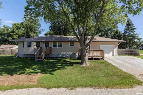 3721 4th Ave #B, East Moline, IL 61244
